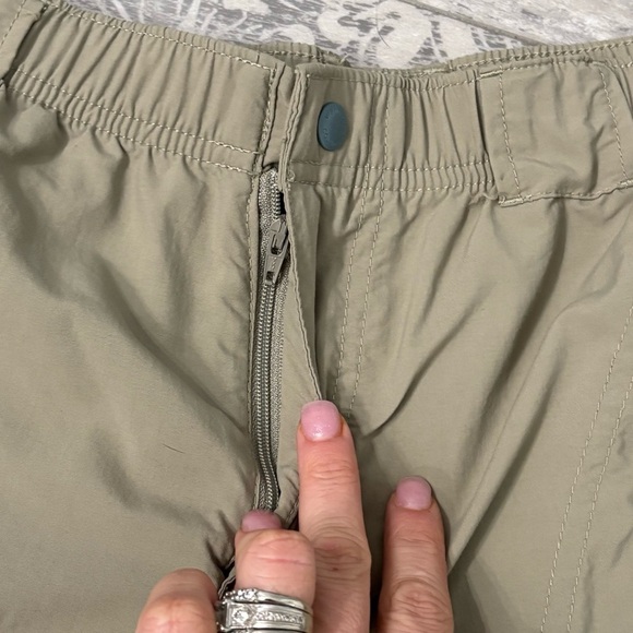 Columbia Womens Active Nylon Shorts Beige Tan | SZ XL 5.5” Inseam - Picture 2 of 7